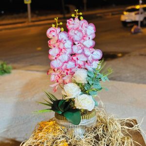 Pembe Orkide ve Beyaz Güllü Yapay Aranjman