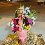 Orkideli Kız Bebek Ürünü Yapay Aranjman