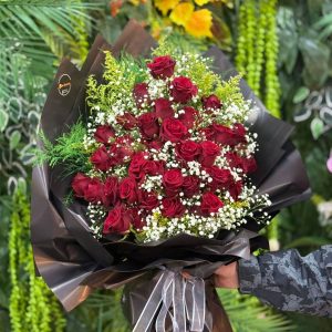 41 Adet Yatay Kırmızı Gül Aranjmanı