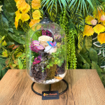 Cam Fanus İçinde Dekoratif Çiçek Aranjmanı – Özel Tasarım Teraryum