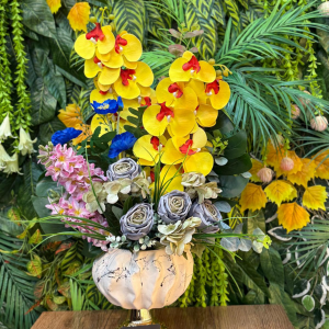 Renkli Orkide Aranjmanı – Şık Vazoda Gösterişli Çiçek